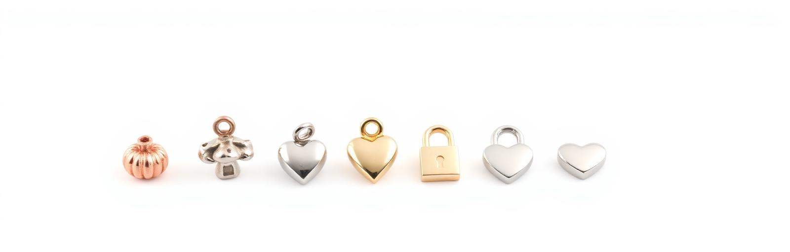 Các mẫu charm khắc thông điệp